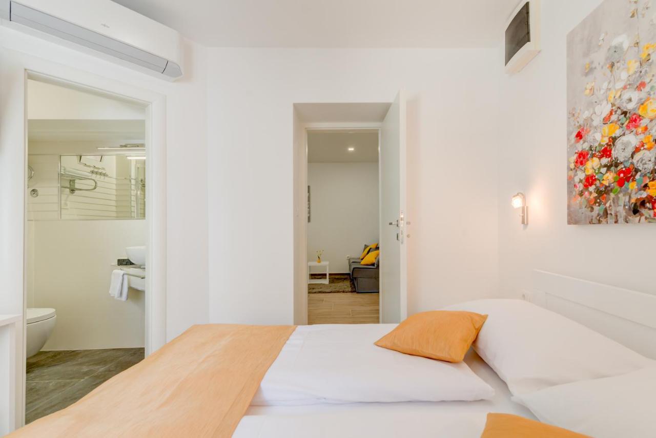 Apartments Villa Tudor 1 Хвар Екстериор снимка