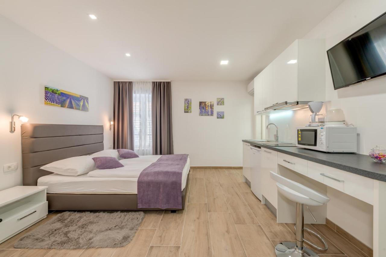 Apartments Villa Tudor 1 Хвар Екстериор снимка