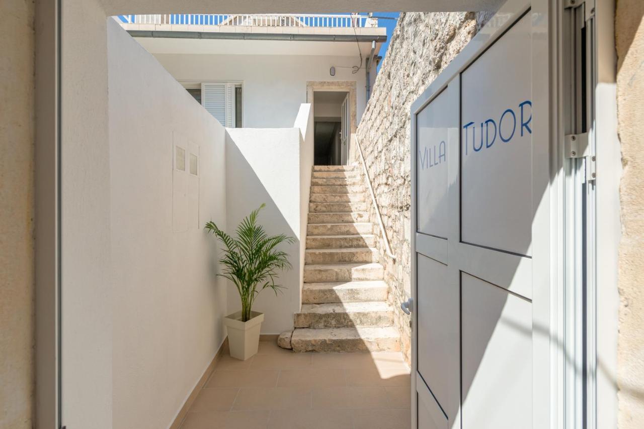 Apartments Villa Tudor 1 Хвар Екстериор снимка