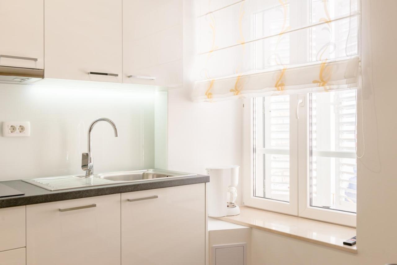 Apartments Villa Tudor 1 Хвар Екстериор снимка