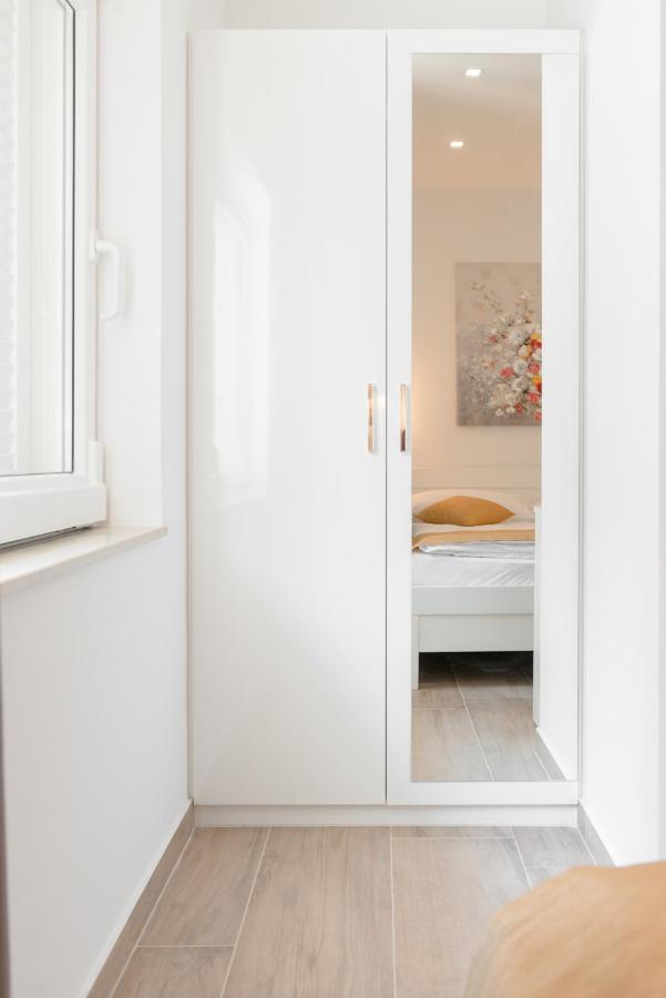 Apartments Villa Tudor 1 Хвар Екстериор снимка