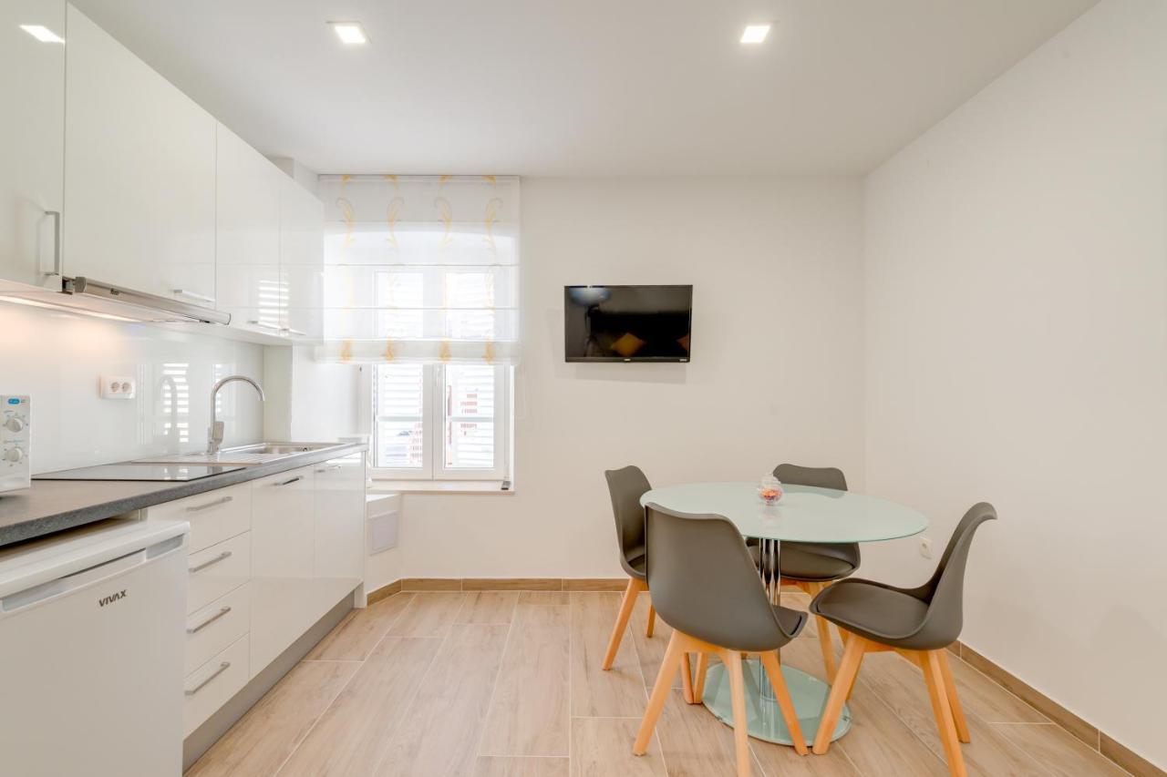 Apartments Villa Tudor 1 Хвар Екстериор снимка