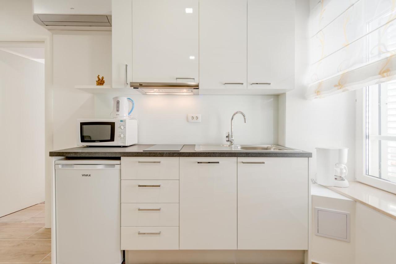 Apartments Villa Tudor 1 Хвар Екстериор снимка