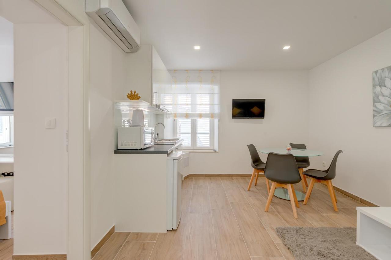 Apartments Villa Tudor 1 Хвар Екстериор снимка